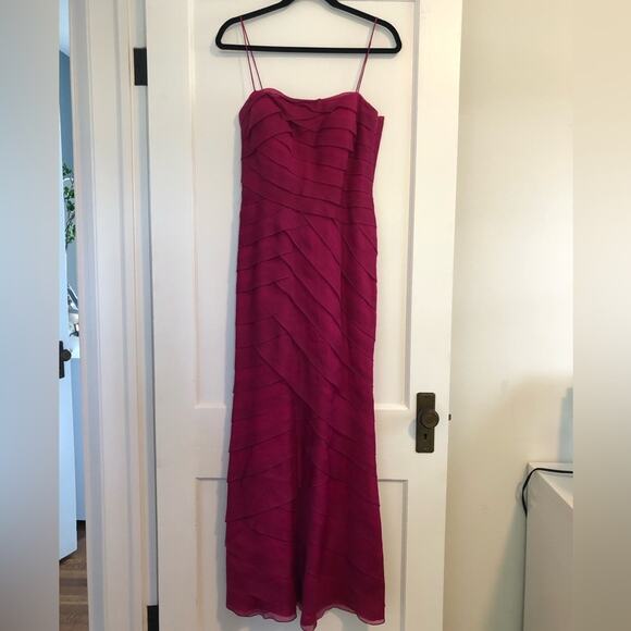 Chetta B Hot Pink Scalloped Gown - Picture 1 of 5